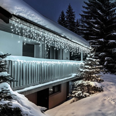 Ghirlanda luminoasa, 200 LED-uri, cablu alb, pentru utilizare în exterior