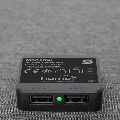 HOME MSC10W hordozható napelemes USB töltő, összecsukható, 10Watt, 2xUSB, LED töltésjelző, felakasztható, tartozék karabinerekkel